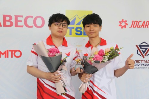 Vinh danh Thể thao điện tử Việt Nam: SofM và Kati đại diện nhận giải tại Chương trình Vinh quang Thể thao Việt Nam 2025