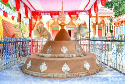 Mỗi hạt cát, một lời nguyện lành: Nghi lễ đắp núi cát trong Tết Chôl Chnăm Thmây