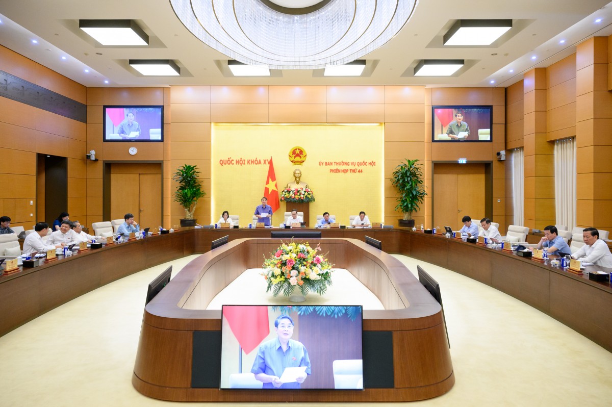 Phó Chủ tịch Quốc hội Nguyễn Đức Hải điều hành phiên họp
