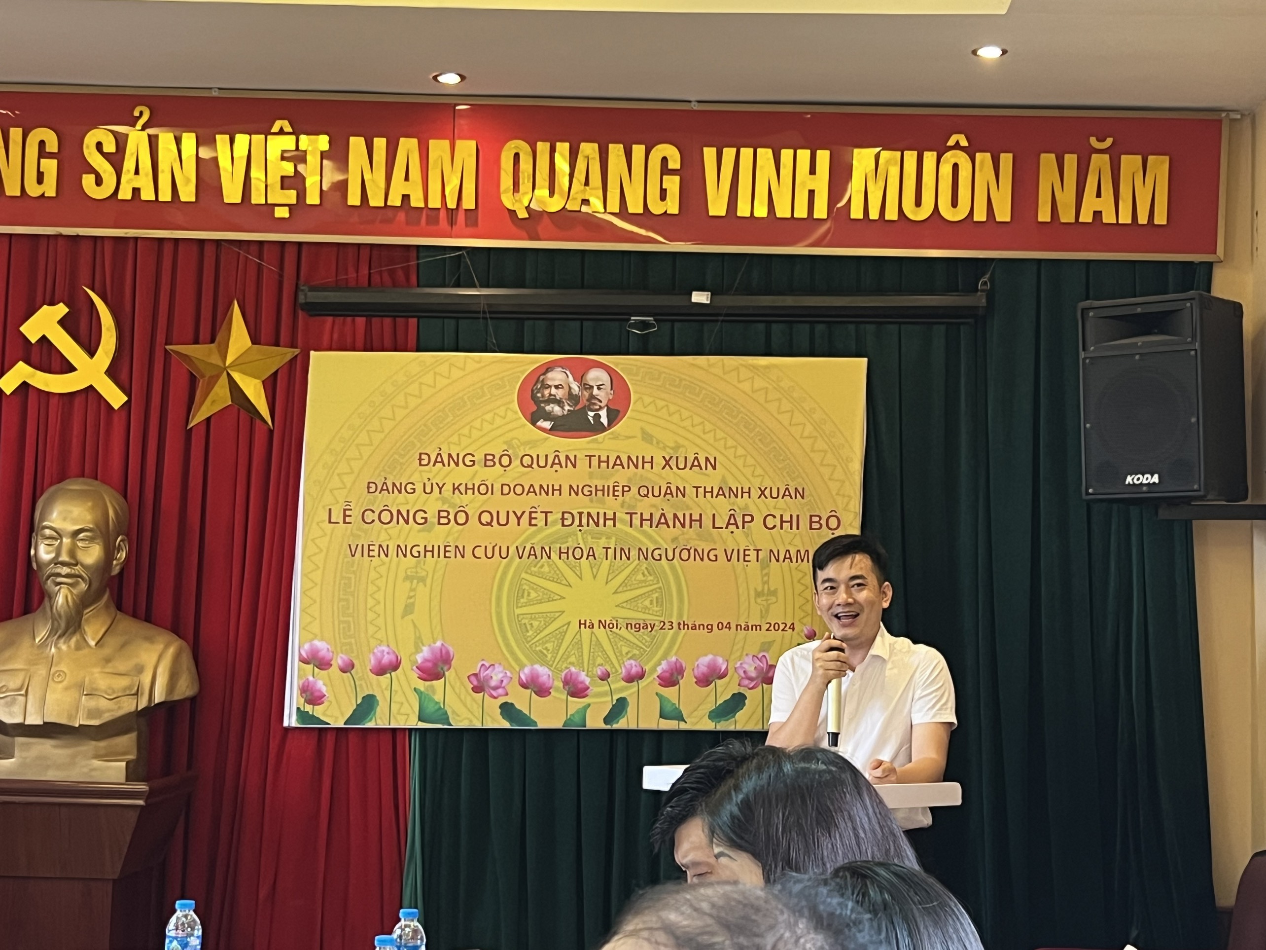 Đồng chí Trịnh Văn Khoa - Viện Trưởng