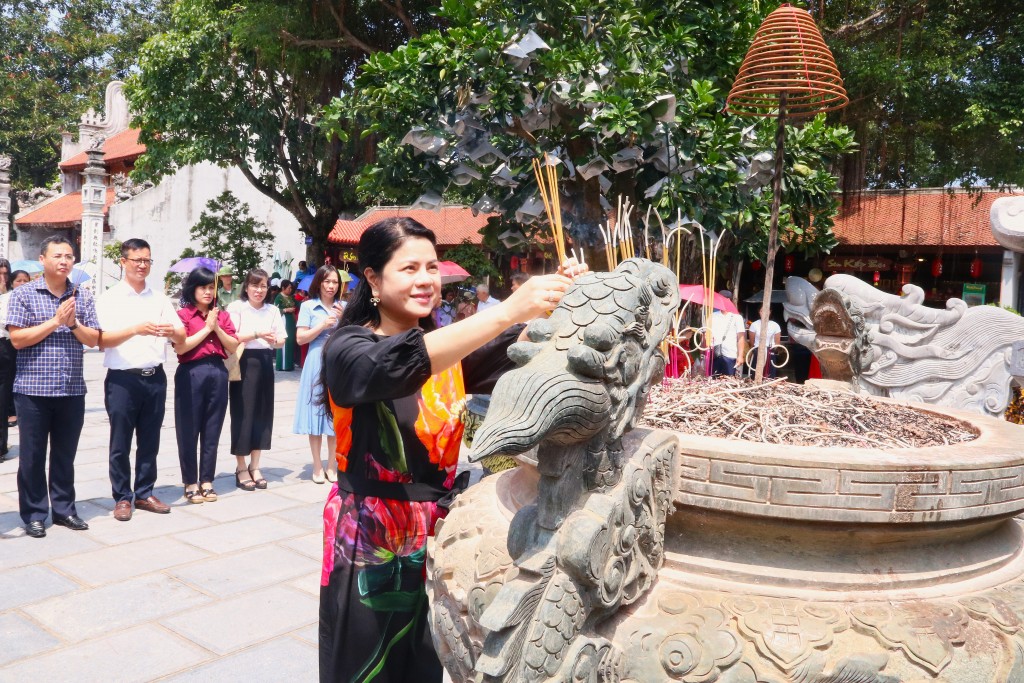 Bà Trần Thị Hoàng Mai Giám đốc sở văn hóa thể thao và du lịch thành phố Hải Phòng