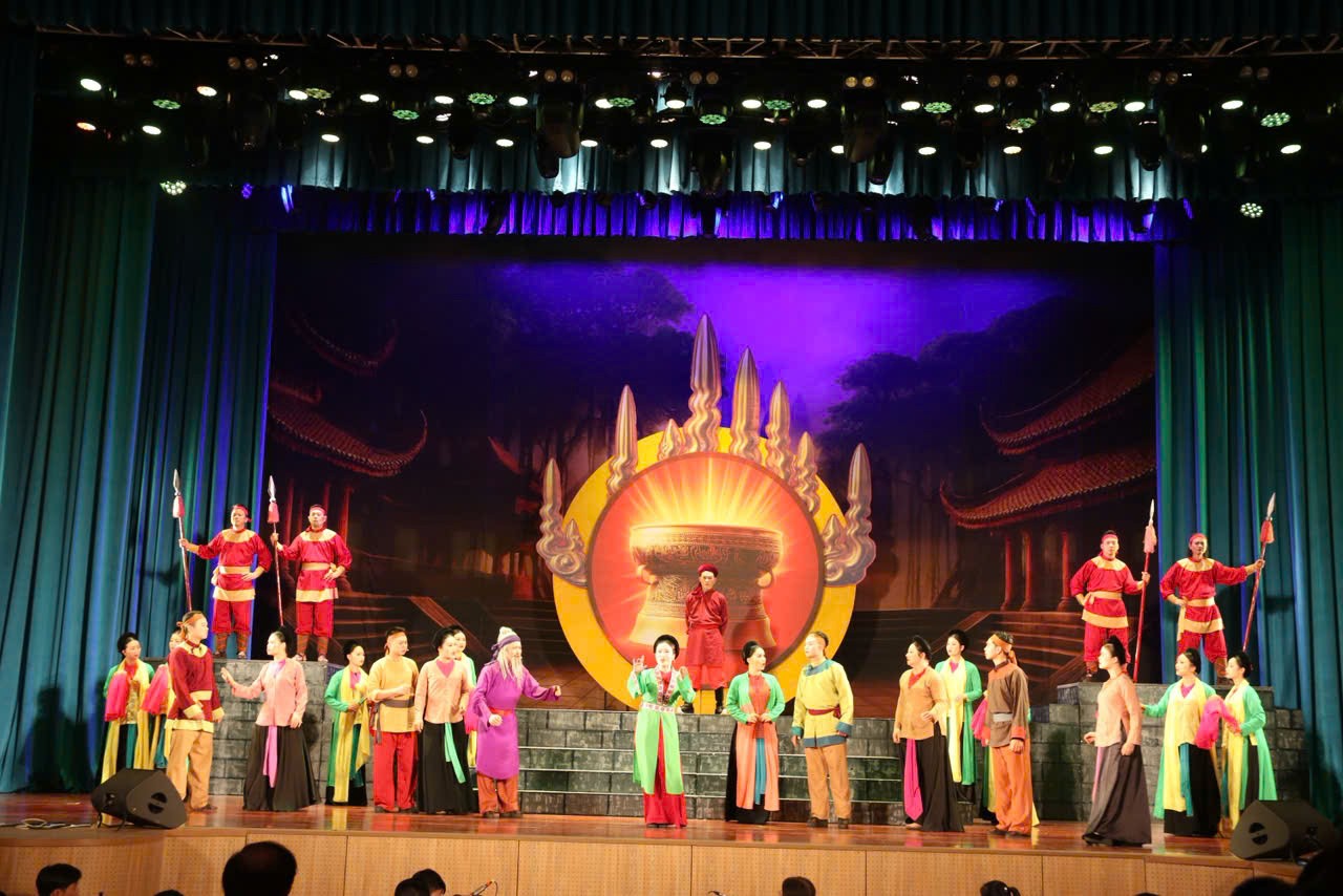Năm nay, Liên hoan quy tụ sự tham gia của 12 đơn vị nghệ thuật chuyên nghiệp đến từ nhiều tỉnh, thành phố trên cả nước.