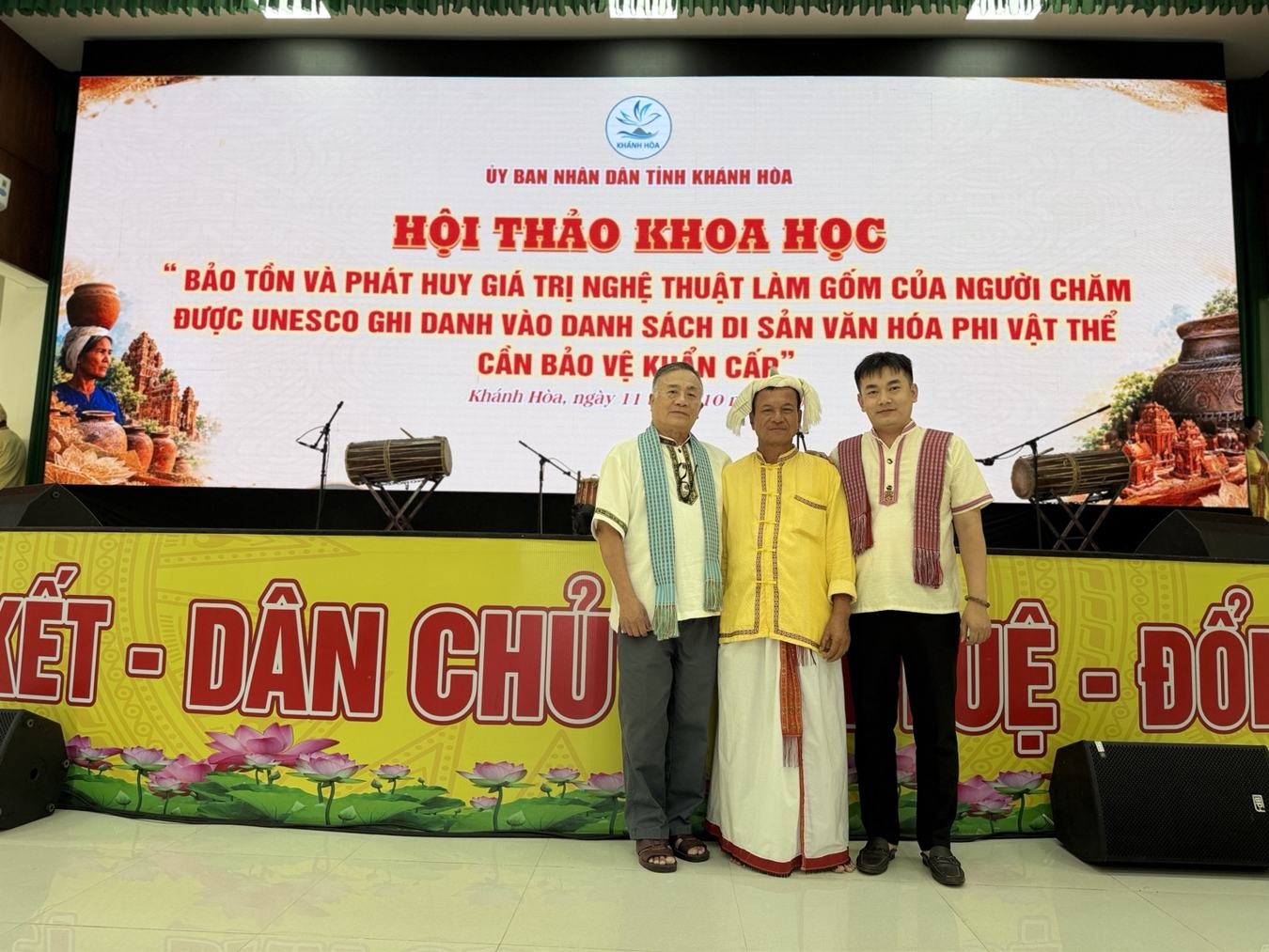 Đại điện Viện
